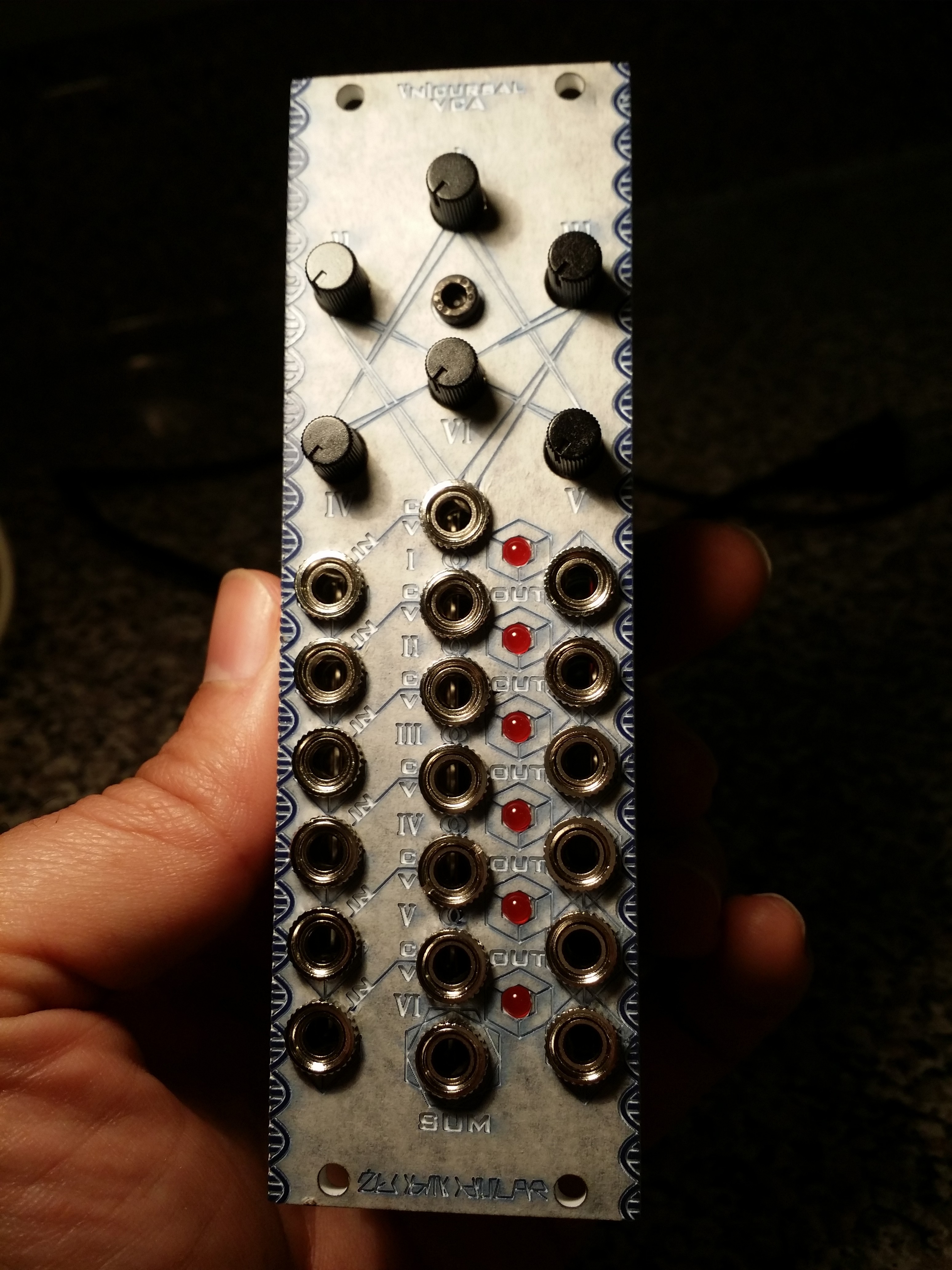 Packing 6 VCAs + mixer in an 8HP DIY Eurorack module